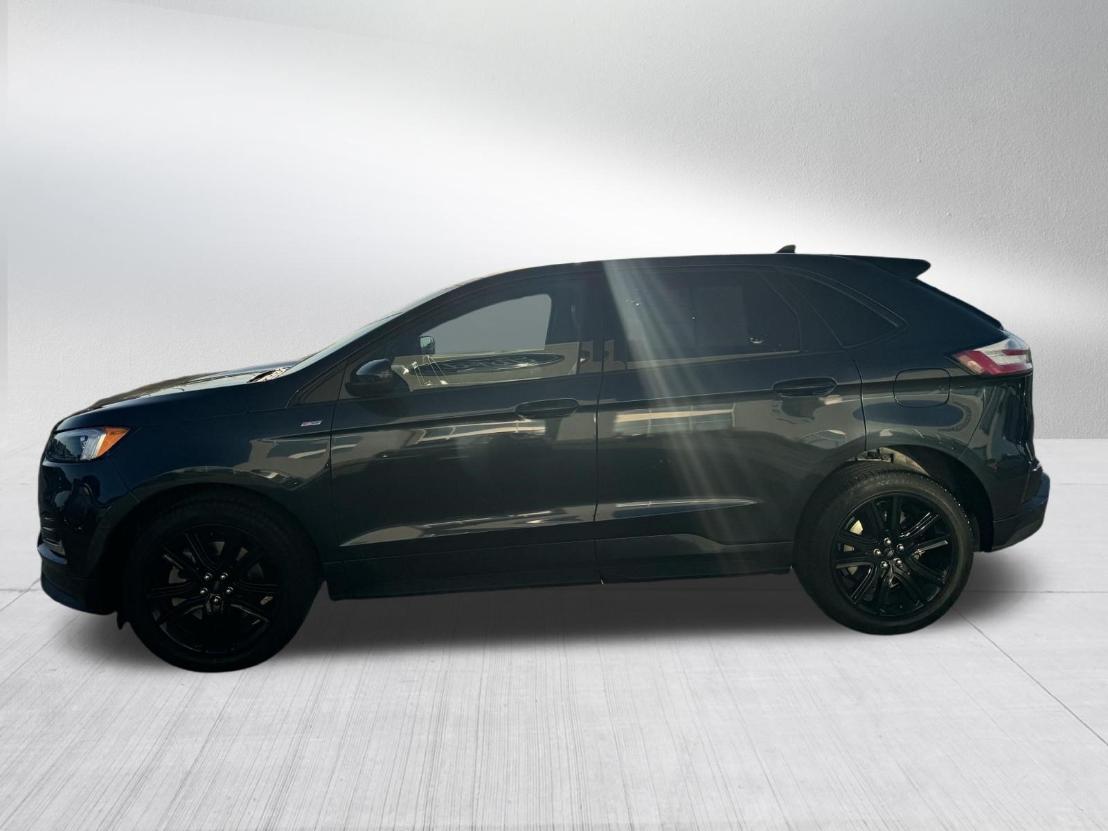 Certified 2024 Ford Edge ST-Line AWD/4WD image 4