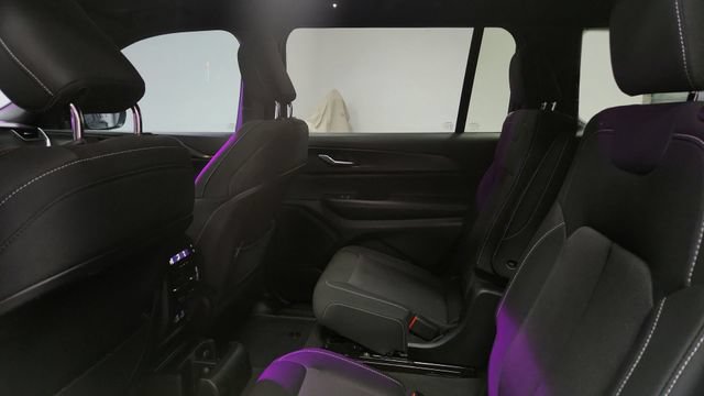 Used 2025 Jeep Grand Cherokee L Laredo w/ Luxury Tech Group I AWD/4WD image 19