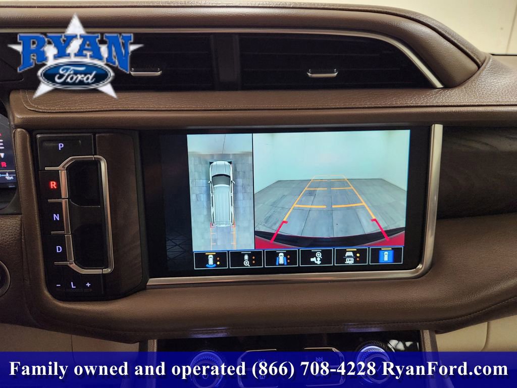 Used 2022 GMC Yukon Denali w/ Denali Premium Package image 13