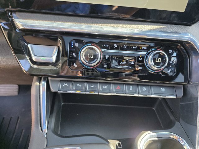 Used 2024 GMC Sierra 1500 Denali w/ Denali Reserve Package AWD/4WD image 19