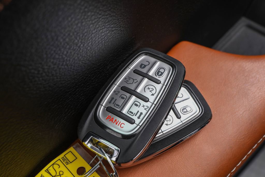 Used 2024 Chrysler Pacifica Pinnacle w/ Trailer Tow Group image 36