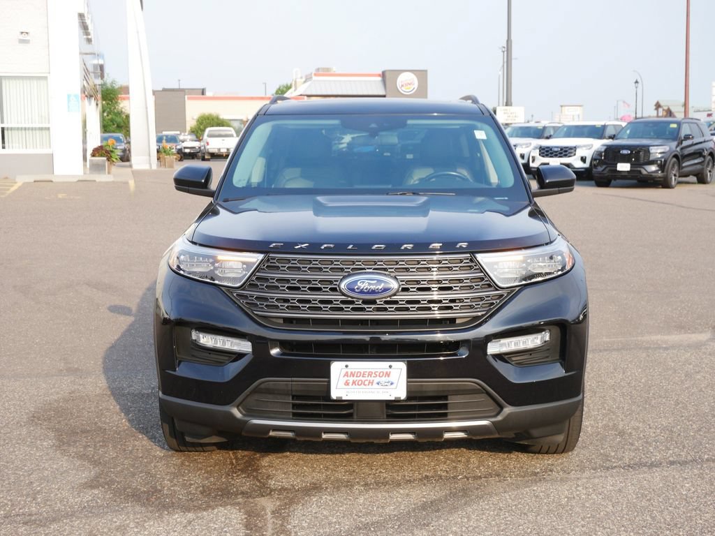 Certified 2023 Ford Explorer XLT w/ Equipment Group 202A AWD/4WD image 3