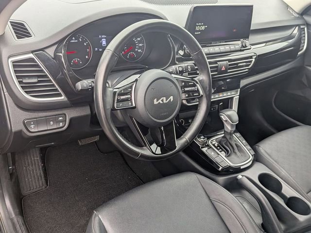 Used 2023 Kia Seltos EX image 11