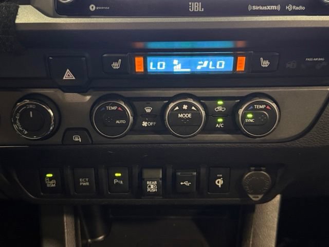 Used 2020 Toyota Tacoma TRD Sport w/ TRD Premium Sport Package AWD/4WD image 32