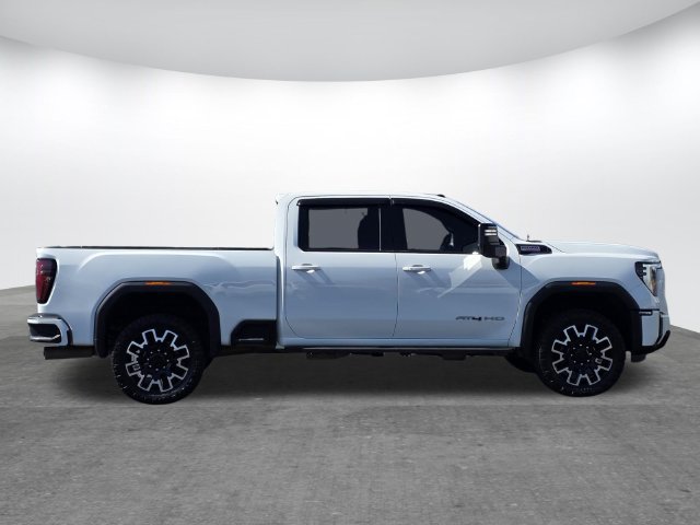 Used 2024 GMC Sierra 2500 AT4 w/ AT4 Premium Plus Package AWD/4WD image 3