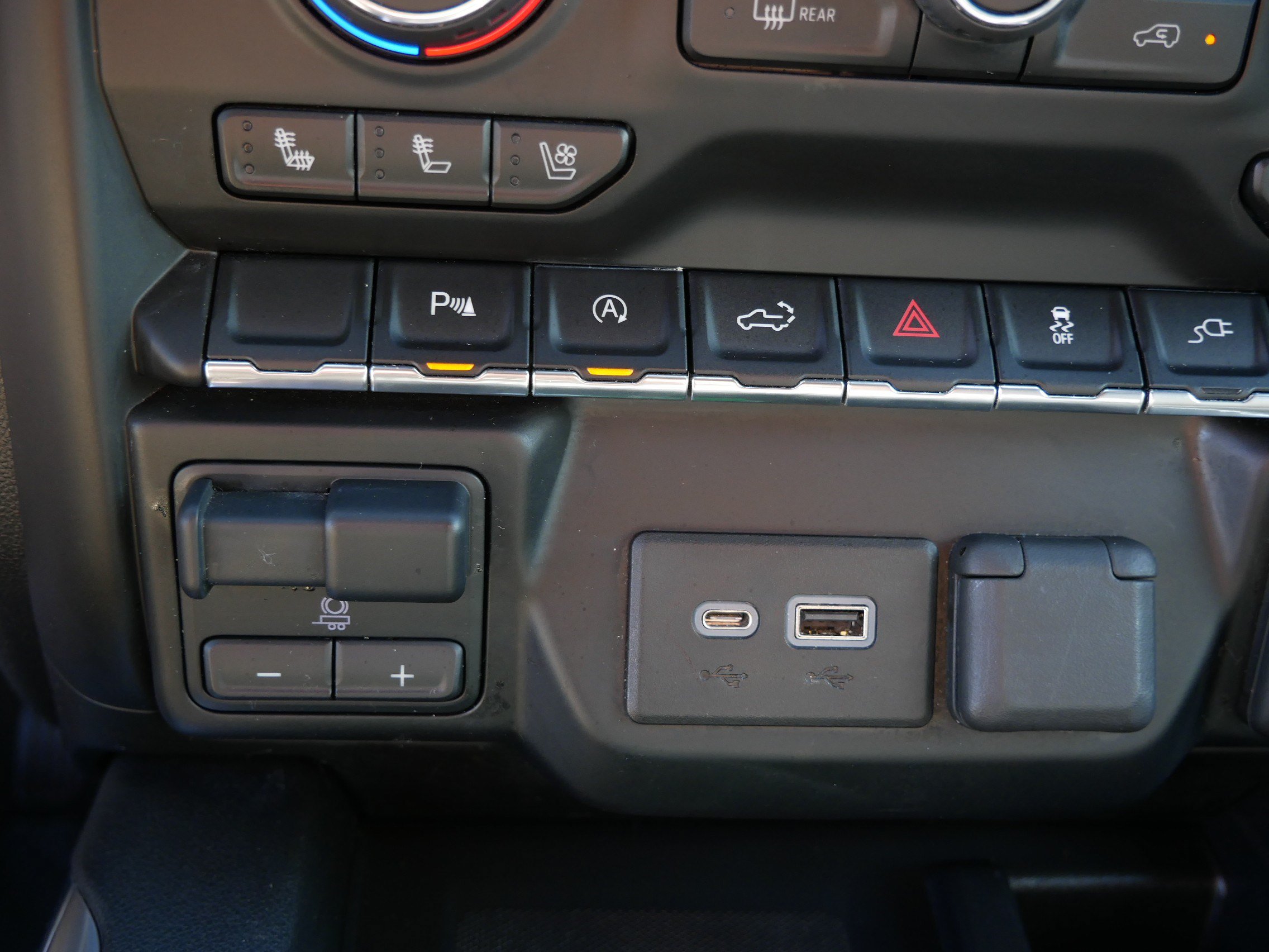 Used 2020 Chevrolet Silverado 1500 LTZ w/ LTZ Plus Package AWD/4WD image 31