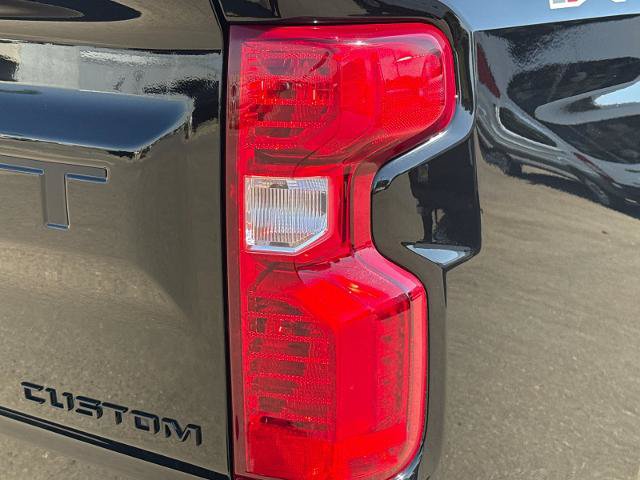 Used 2023 Chevrolet Silverado 1500 Custom w/ 2.7L Blackout Package AWD/4WD image 23
