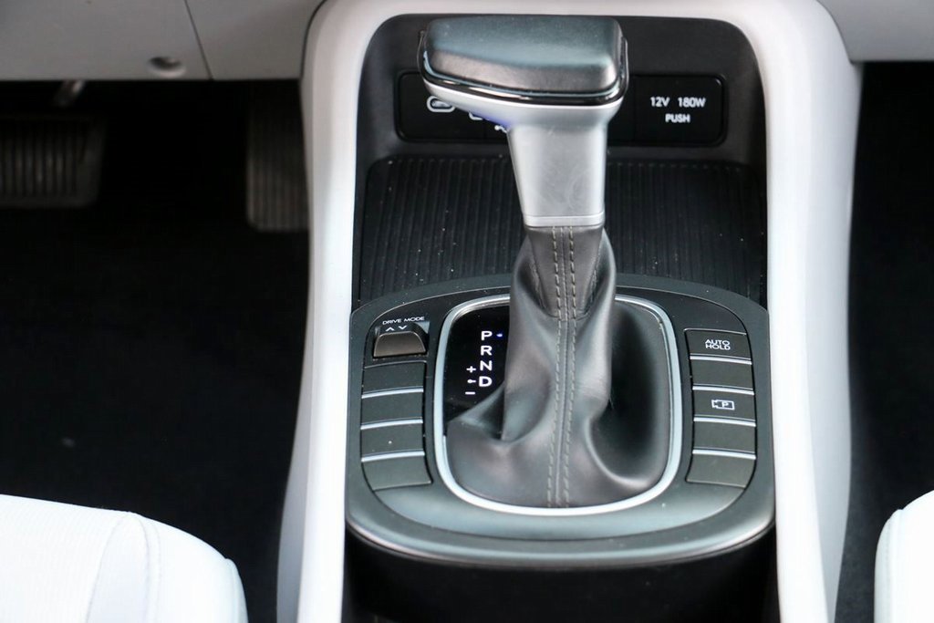 Used 2025 Hyundai Kona SEL image 27