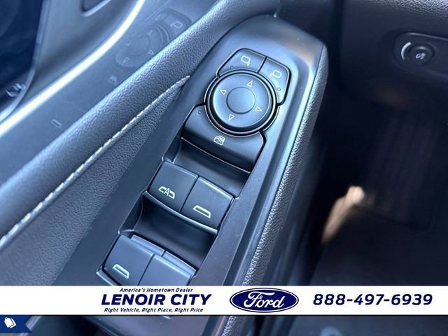 Used 2023 Chevrolet Traverse LT image 18