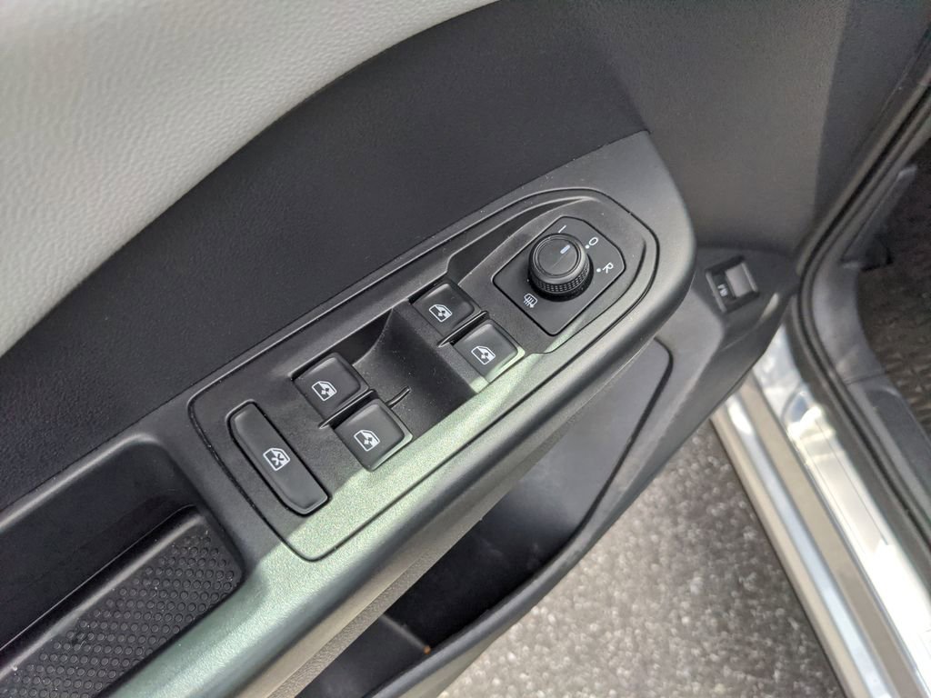 Used 2022 Volkswagen Taos SE image 18