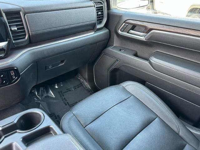 Used 2024 GMC Sierra 1500 SLT AWD/4WD image 15