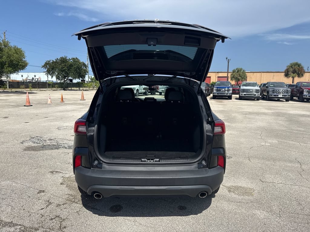 Certified 2025 Ford Escape ST-Line FWD image 28