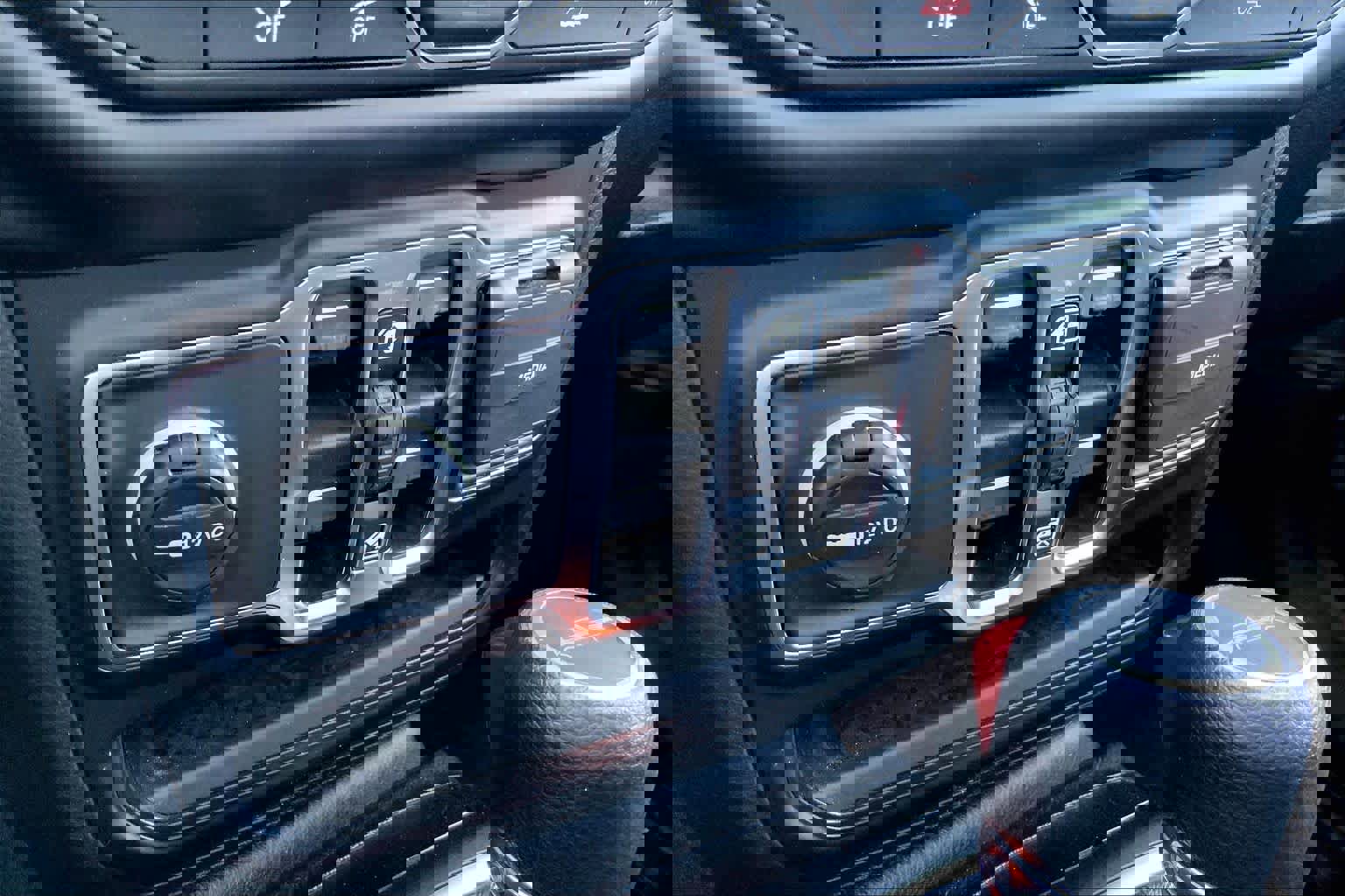 Used 2021 Jeep Gladiator Sport image 35