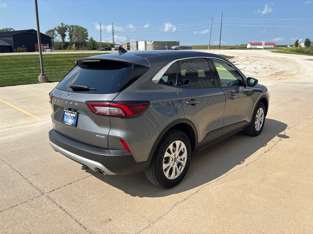 Certified 2024 Ford Escape Active AWD/4WD image 4