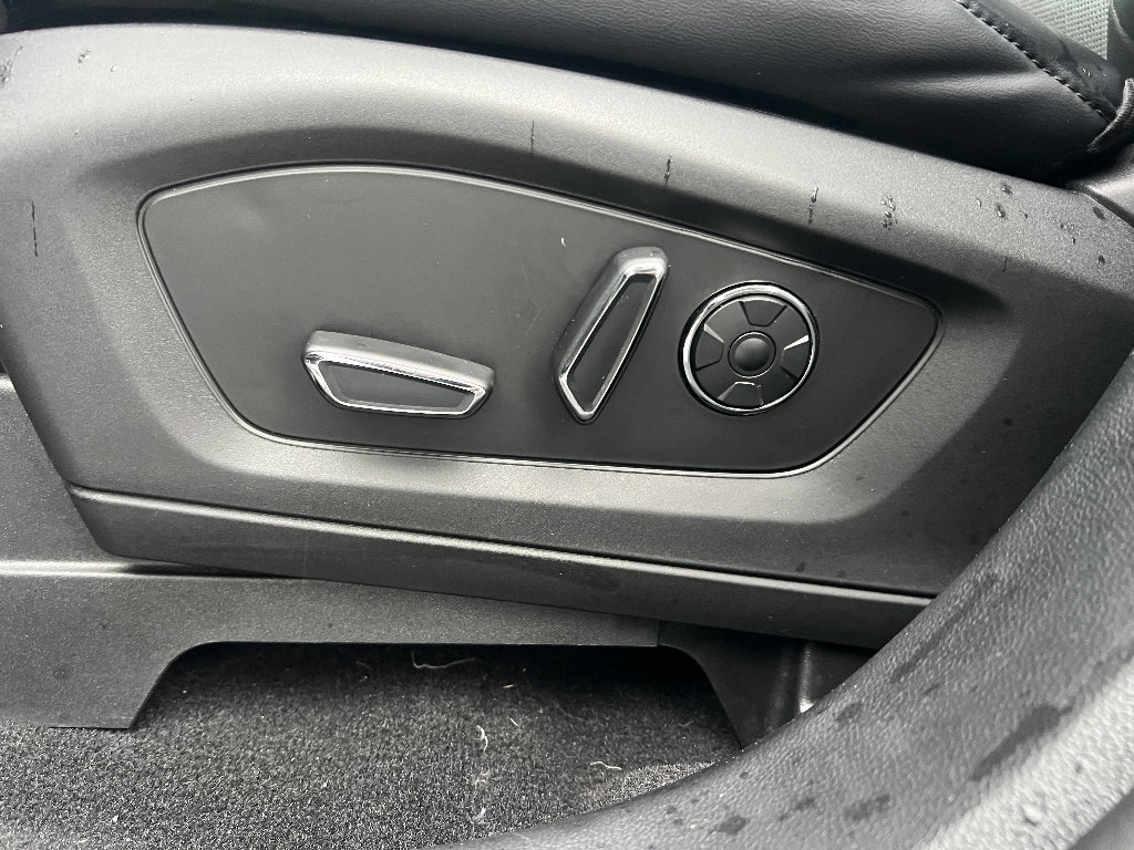 Certified 2020 Ford Explorer Platinum w/ Premium Technology Package image 19