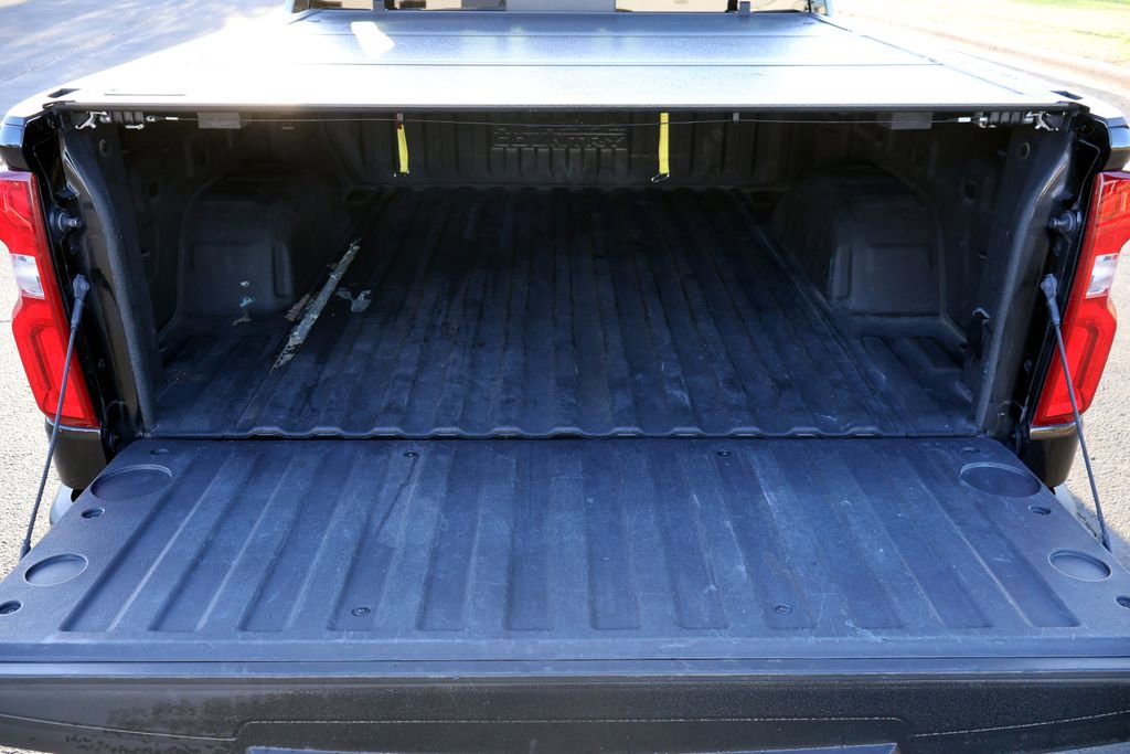 Used 2023 Chevrolet Silverado 1500 High Country w/ Technology Package image 19