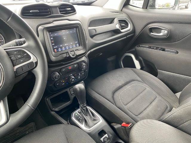 Used 2020 Jeep Renegade Latitude FWD image 23