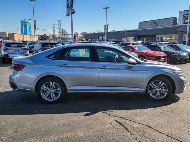 Used 2024 Volkswagen Jetta SE image 7