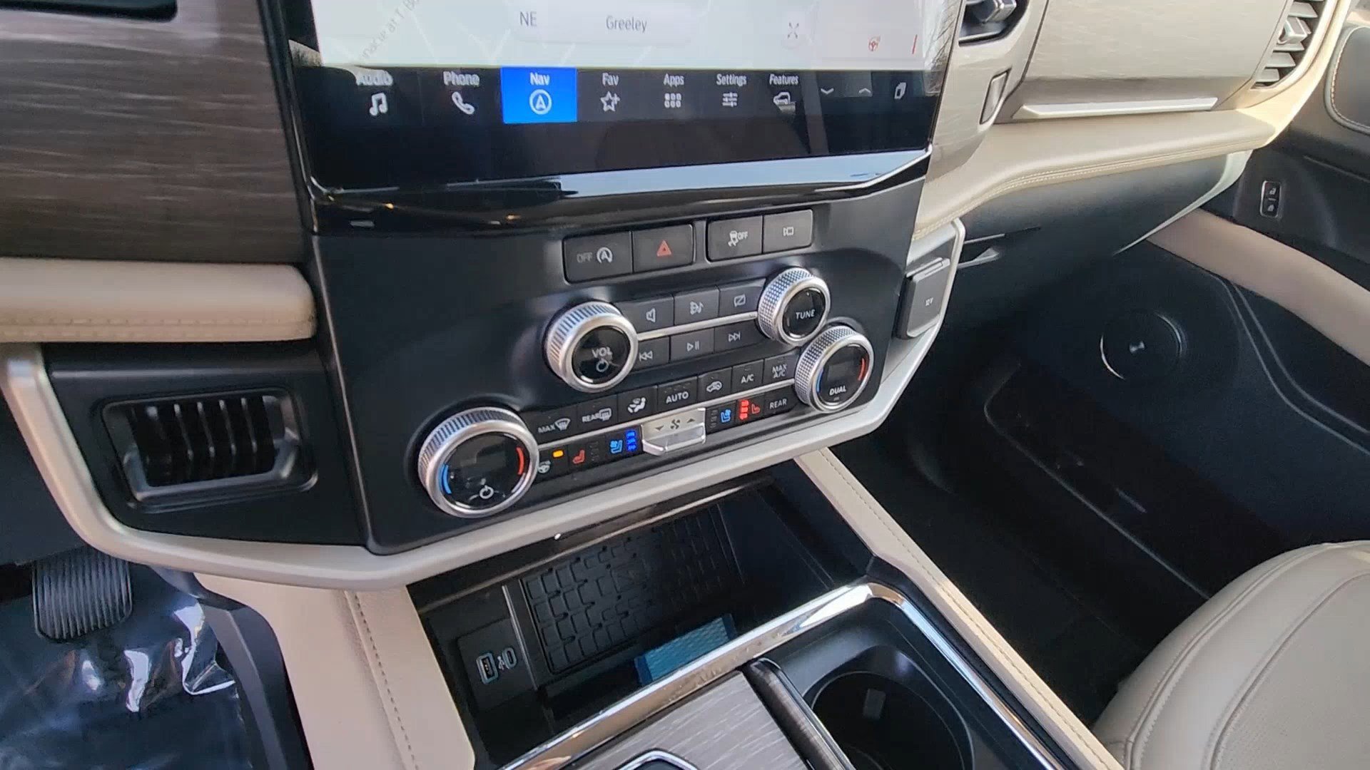 Certified 2024 Ford Expedition Limited image 38