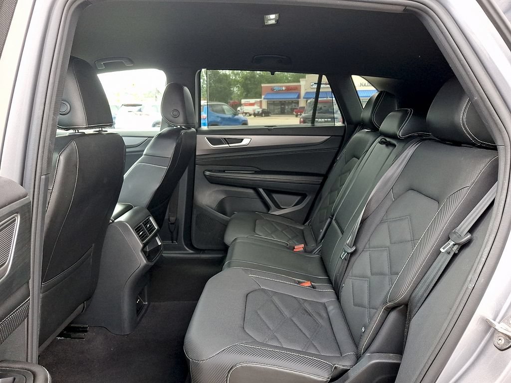 Used 2024 Volkswagen Atlas Cross Sport SE AWD/4WD image 10