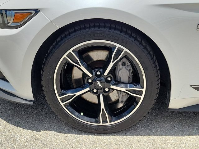 Certified 2017 Ford Mustang GT Premium RWD image 4