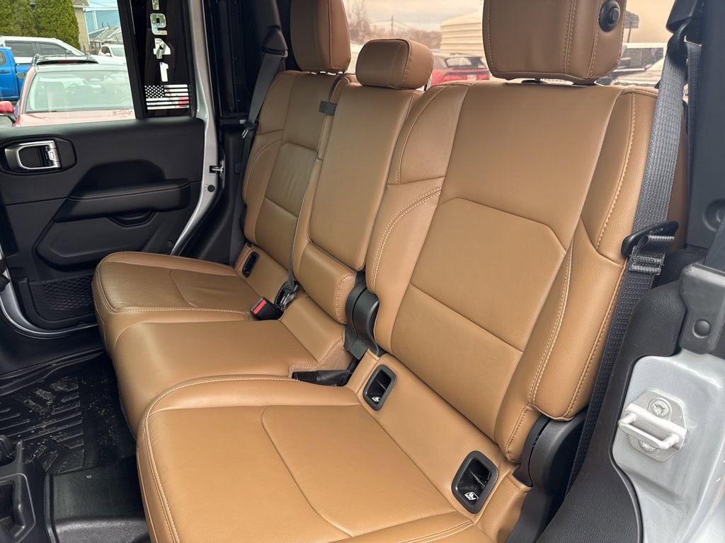 Used 2023 Jeep Gladiator Rubicon w/ Cold Weather Group image 43