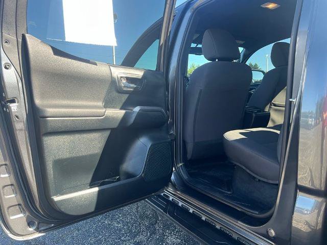 Used 2017 Toyota Tacoma TRD Sport w/ Tow Package (A/T) AWD/4WD image 27