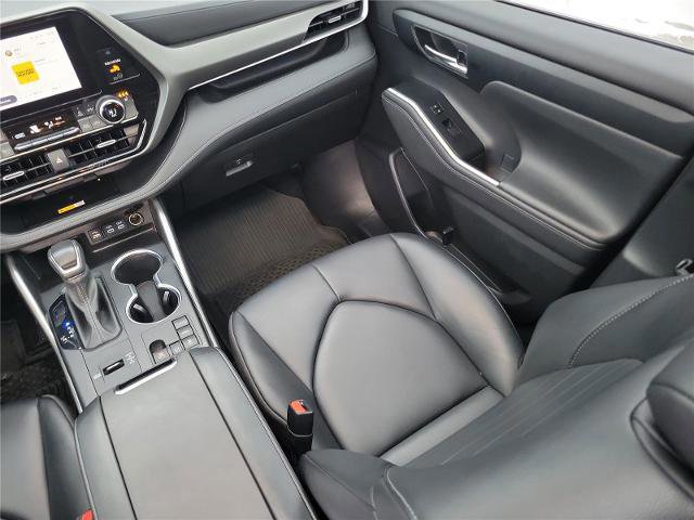 Used 2023 Toyota Highlander XLE image 24