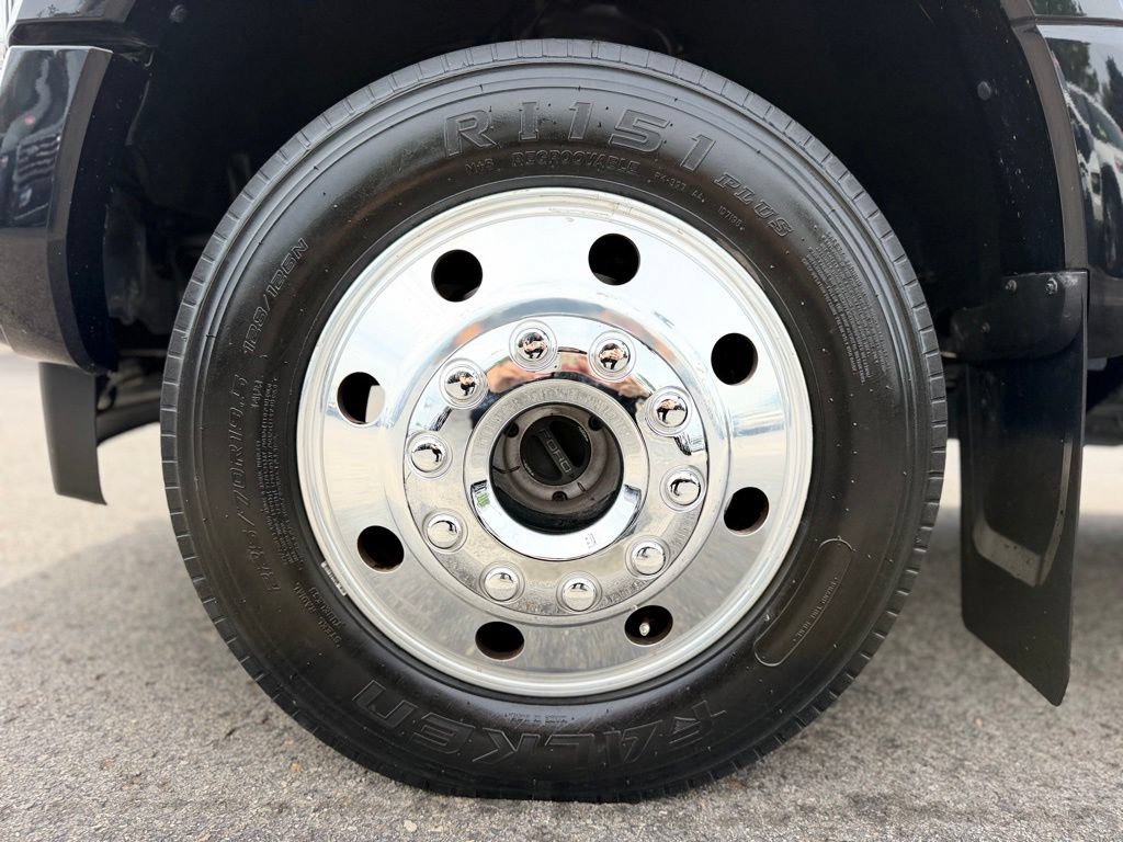 Certified 2019 Ford F450 Platinum w/ Platinum Ultimate Package AWD/4WD image 2