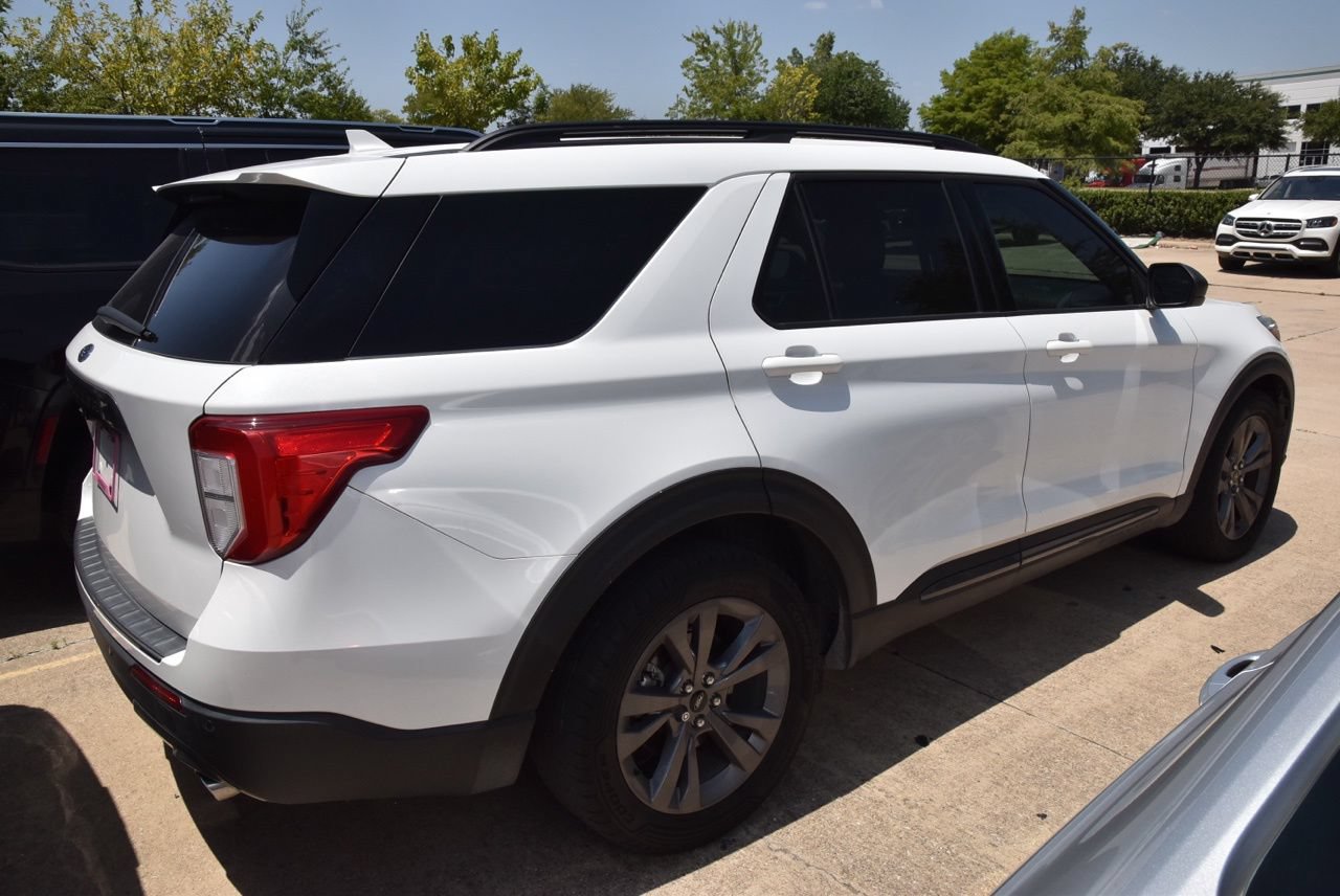 Certified 2021 Ford Explorer XLT w/ Equipment Group 202A RWD image 4