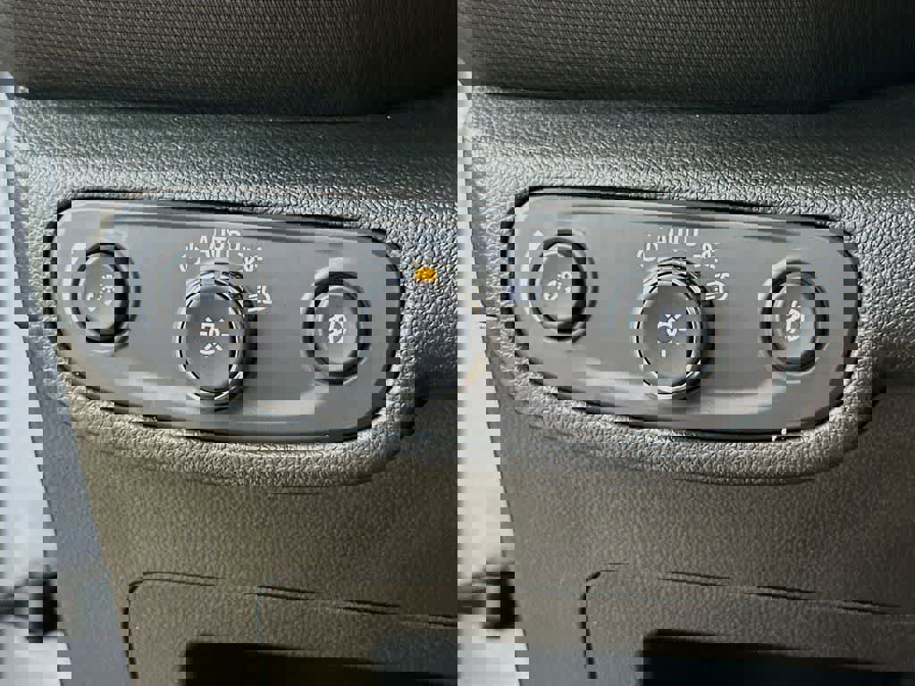 Used 2023 Chevrolet TrailBlazer LT w/ Convenience Package image 26