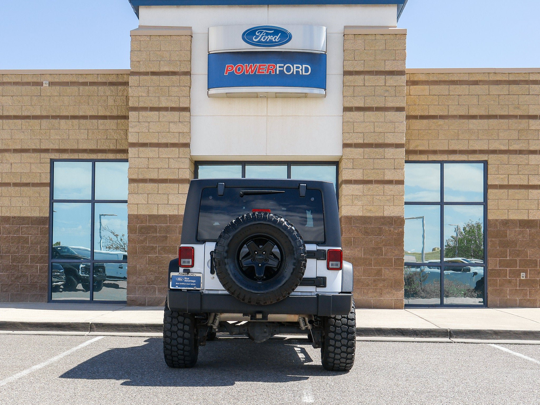 Used 2017 Jeep Wrangler Unlimited Rubicon w/ Connectivity Group AWD/4WD image 7