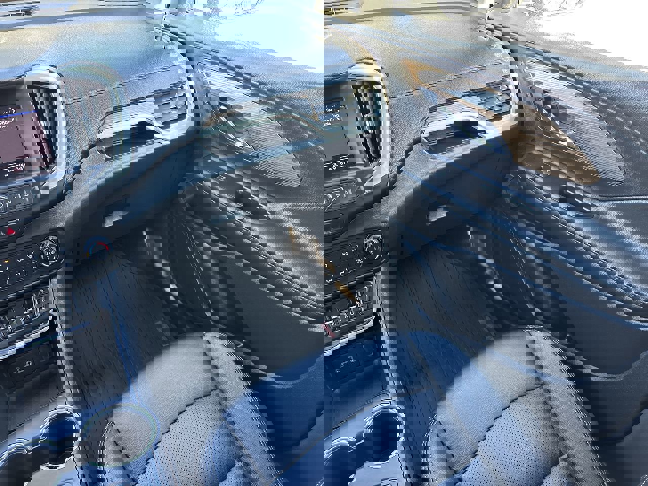 Used 2021 GMC Terrain SLE image 21