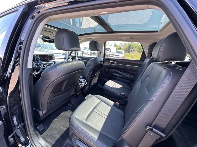 Used 2023 Kia Sorento SX AWD/4WD image 16
