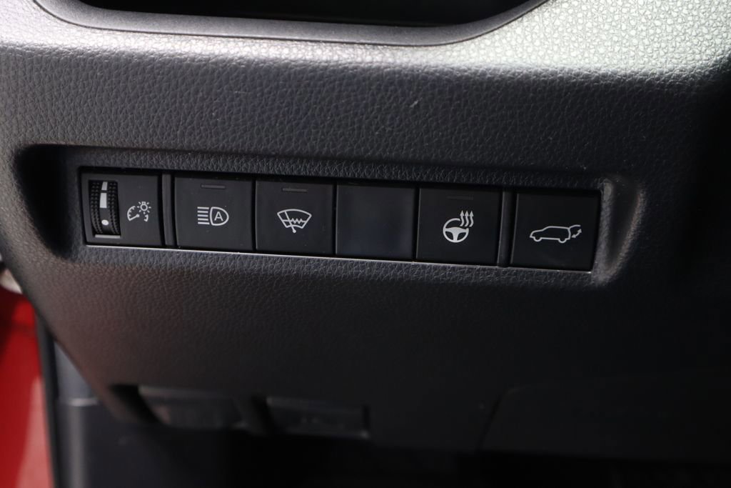 Used 2019 Toyota RAV4 XLE Premium w/ Cold Weather Package AWD/4WD image 27