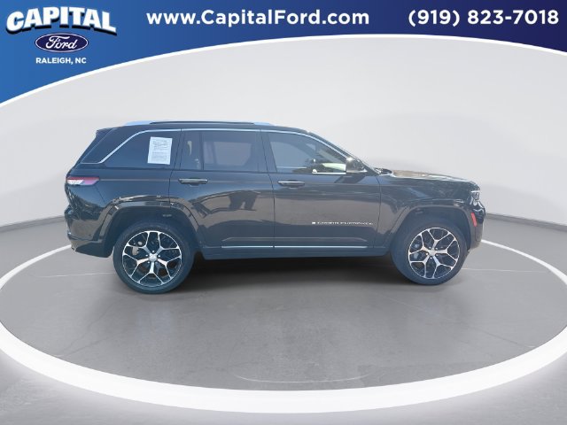 Used 2023 Jeep Grand Cherokee Summit AWD/4WD image 9