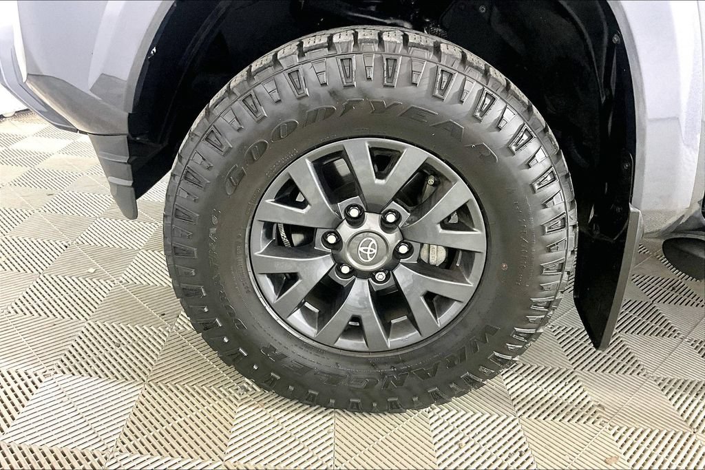 Used 2023 Toyota Tacoma SR5 RWD image 7