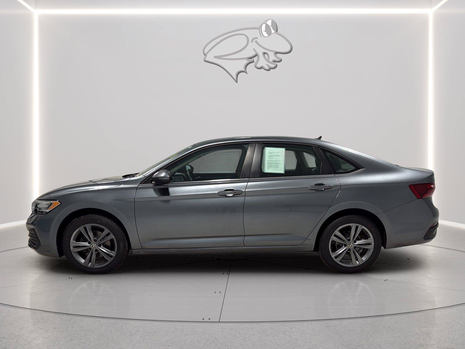 Used 2022 Volkswagen Jetta SE FWD image 2
