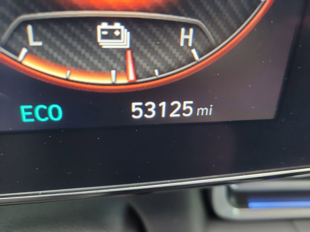 Used 2024 Hyundai Elantra Blue image 30