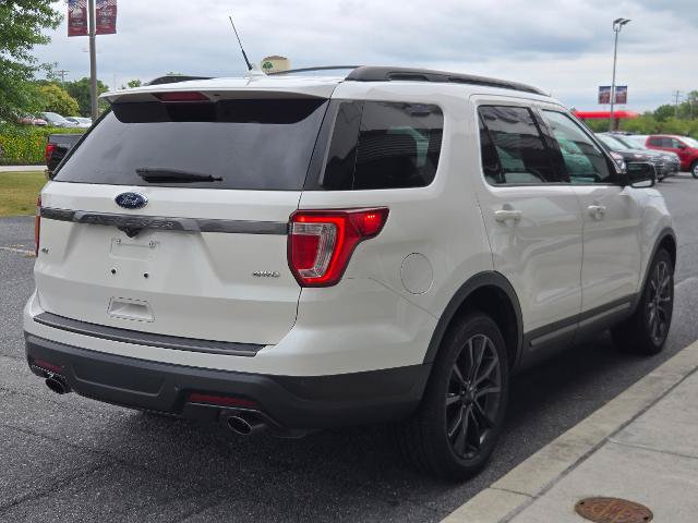 Certified 2018 Ford Explorer XLT w/ Equipment Group 202A AWD/4WD image 3