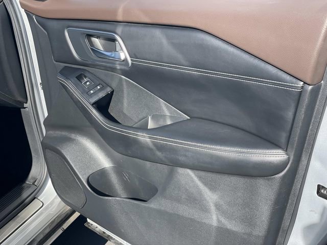 Used 2021 Nissan Rogue SL w/ Premium Package image 34