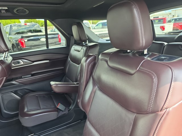 Certified 2025 Ford Explorer Platinum RWD image 14