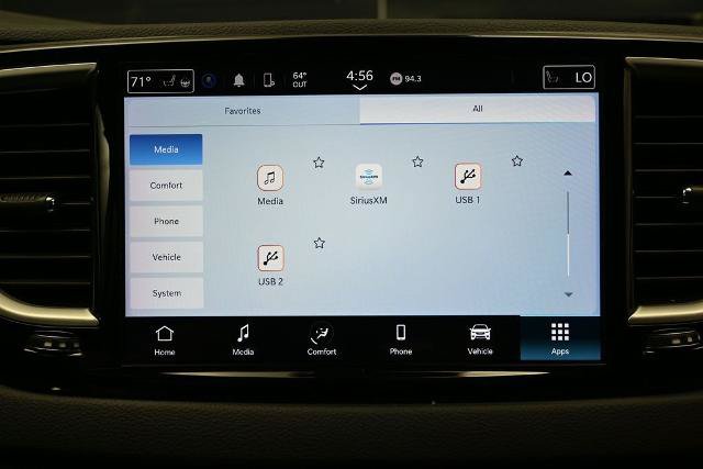 Used 2024 Chrysler Pacifica Touring-L FWD image 34