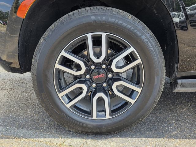 Used 2023 GMC Yukon AT4 w/ Technology Package AWD/4WD image 35