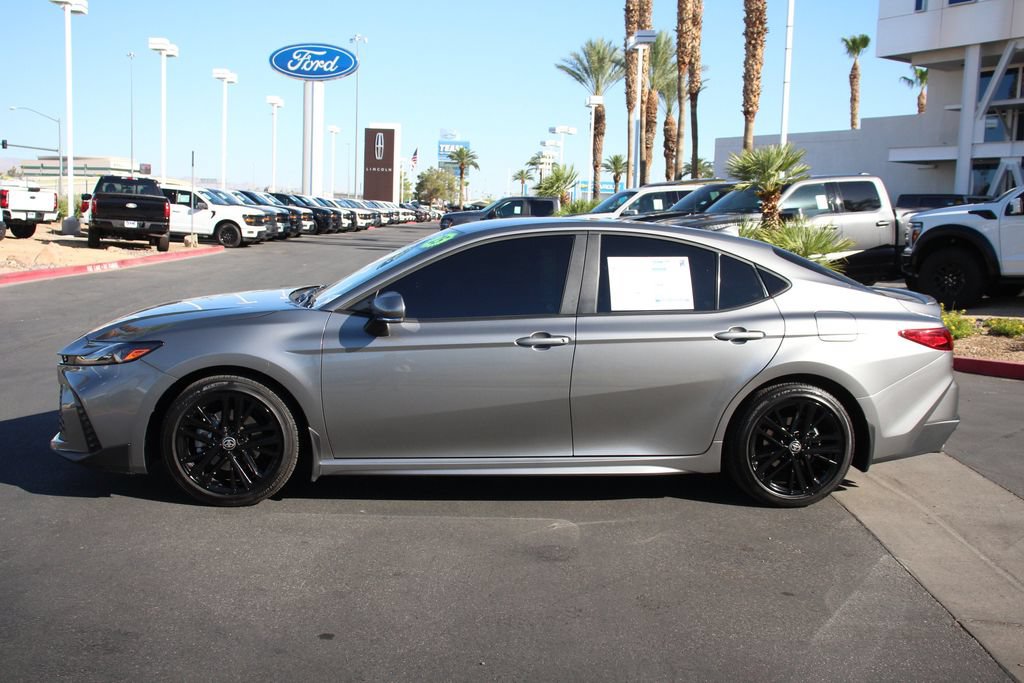 Used 2025 Toyota Camry SE FWD image 4