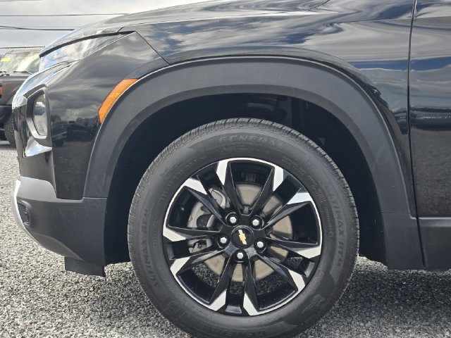 Used 2021 Chevrolet TrailBlazer LT w/ Convenience Package FWD image 9