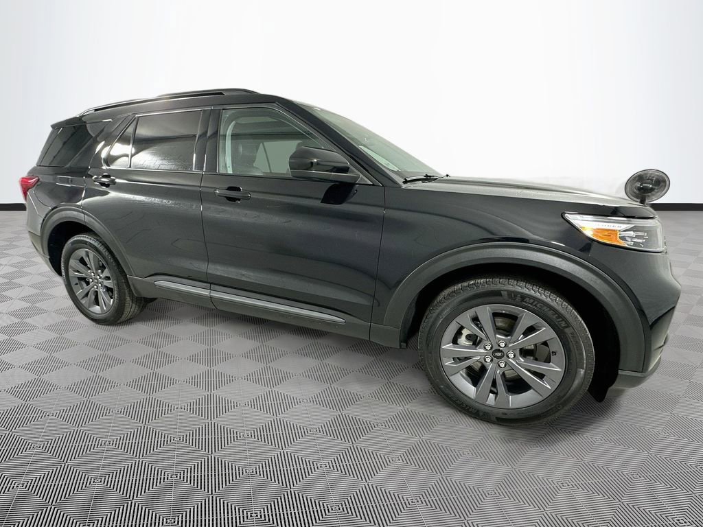 Certified 2024 Ford Explorer XLT w/ Equipment Group 202A AWD/4WD image 16
