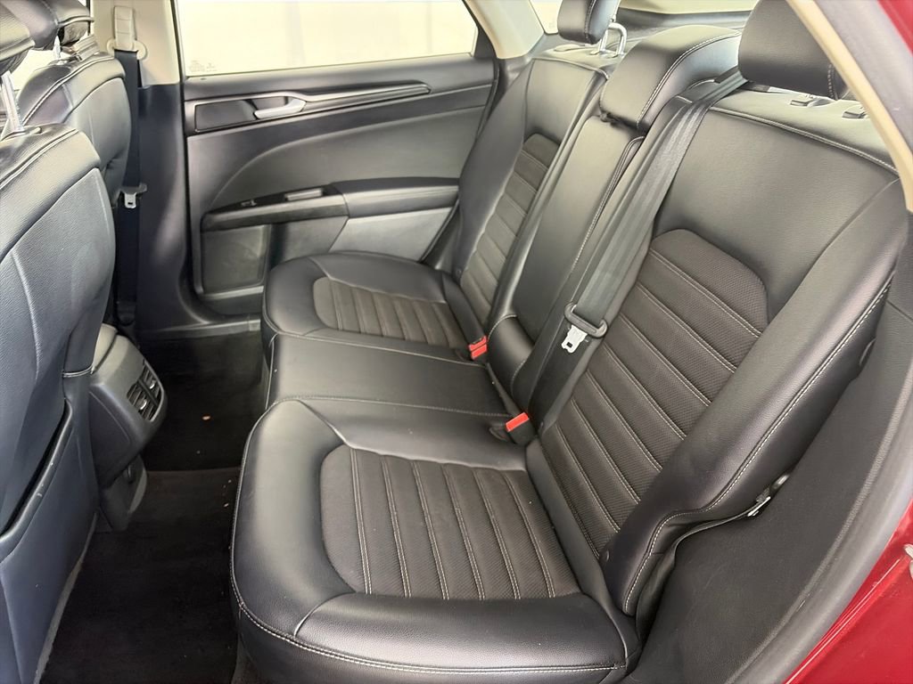 Certified 2018 Ford Fusion SE w/ Equipment Group 201A FWD image 13