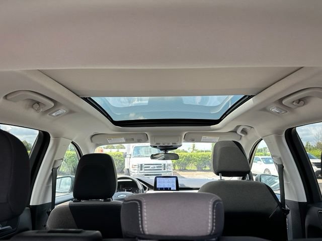 Certified 2022 Ford Escape SE w/ SE Sport Appearance Package AWD/4WD image 9