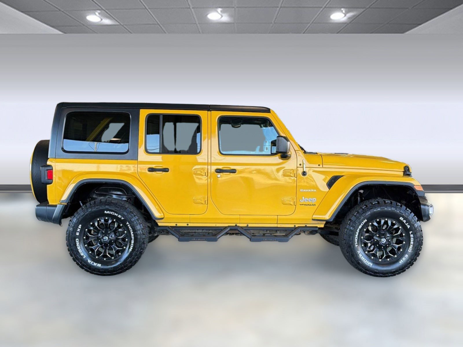 Used 2018 Jeep Wrangler Unlimited Sahara AWD/4WD image 6